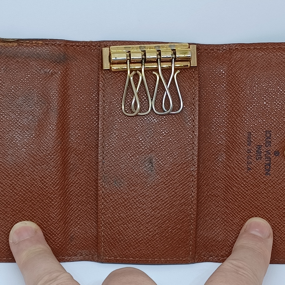 Louis Vuitton Key Case (4keys) - Picture 7 of 11